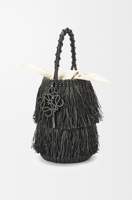 Loewe Сумка Frayed Bucket с бахромой из рафии и телячьей кожи, черный