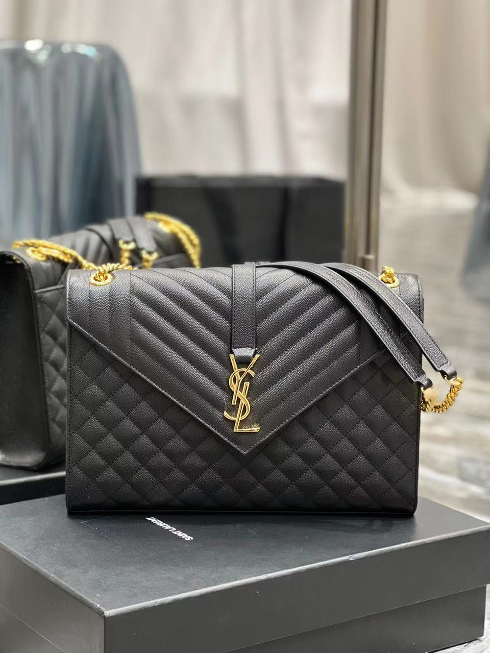 Saint Laurent Envelope Bag 31 cm