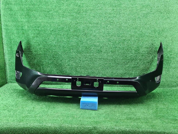 Бампер передний Toyota Land Cruiser 300 (21-нв)