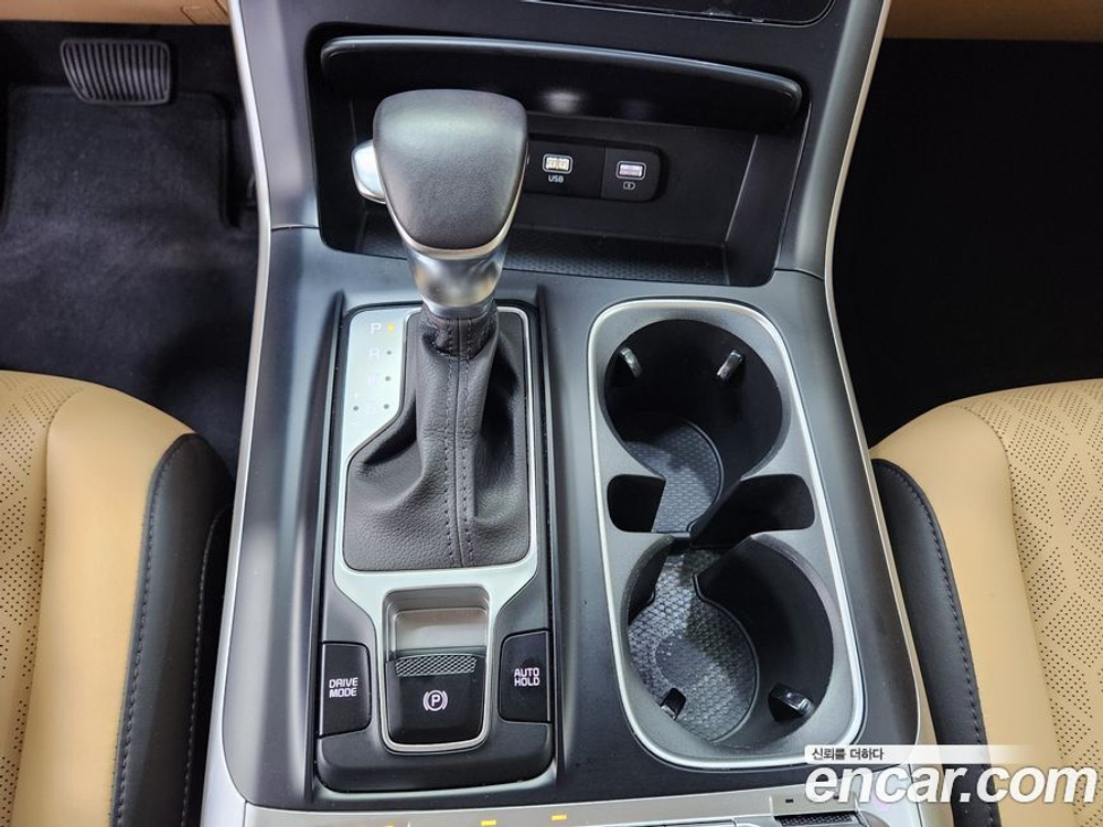 Kia Carnival (Sedona) 4 Generation Бензин 9-и местный Prestige (07.2022)