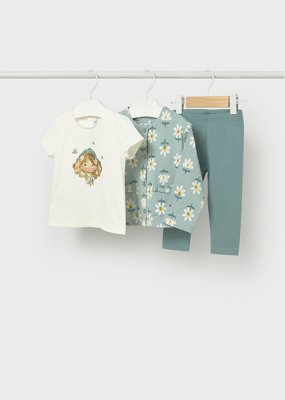 кардиган с футболкой и леггинсами