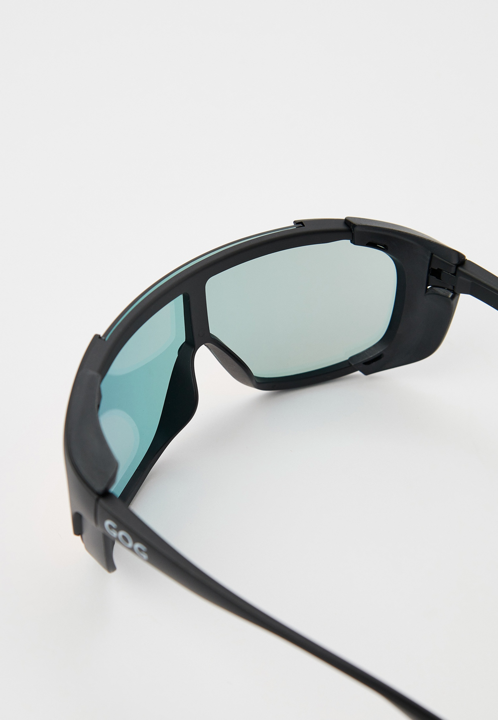 Спортивные очки GOG Tatra / Matt Black / Photochromic Red Lens