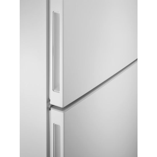 Холодильник Electrolux RNC7ME32W2
