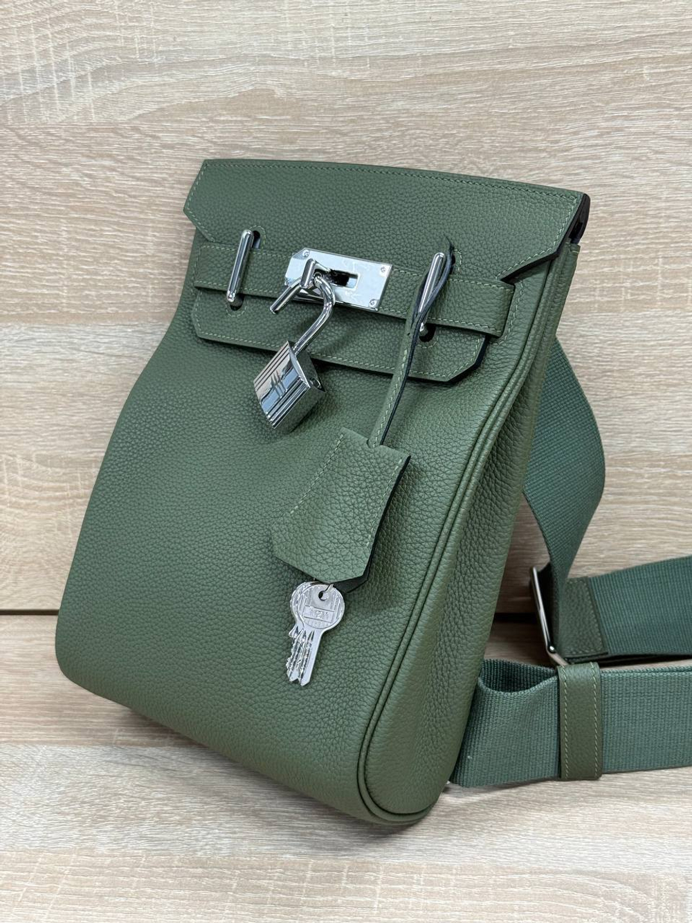 Сумка-слинг Hermes