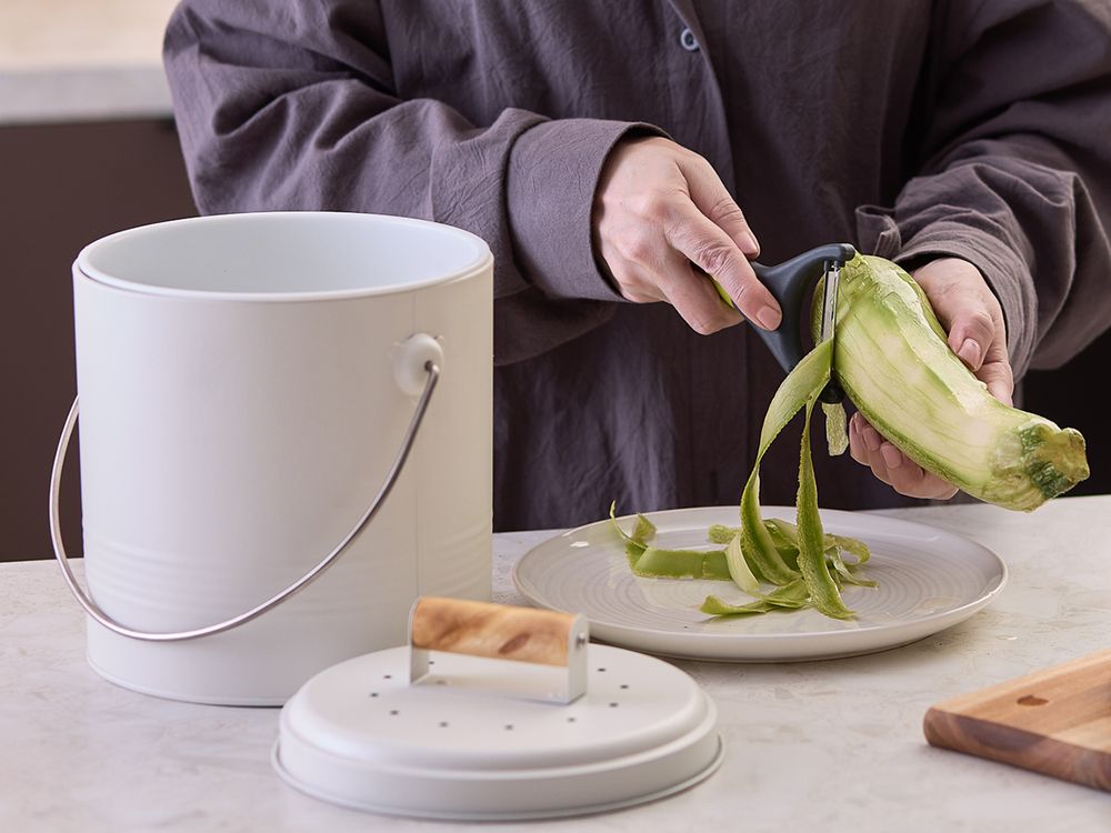 Контейнер для пищевых отходов с фильтром Irmel, 3,5 л, молочный