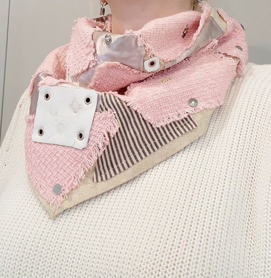 Шейный платок, бактус дизайнерский бежевый с розовым