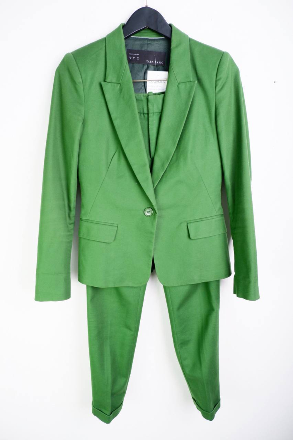 Костюм Zara благородного оттенка, маркировка S, визуально на 44 размер