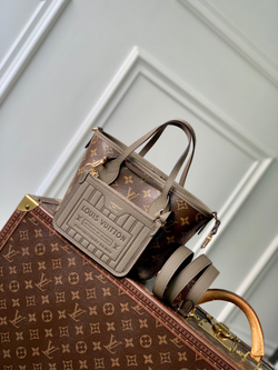 Louis Vuitton Neverfull Bandouliere Inside Out BB