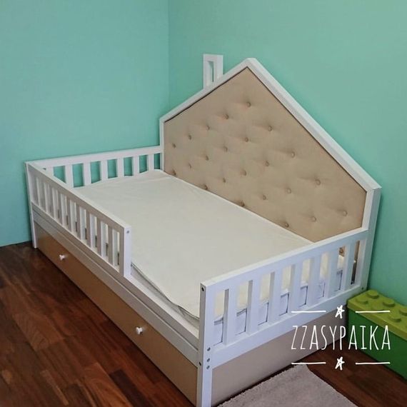 Детская кроватка-домик «Penny» с мягкой стенкой