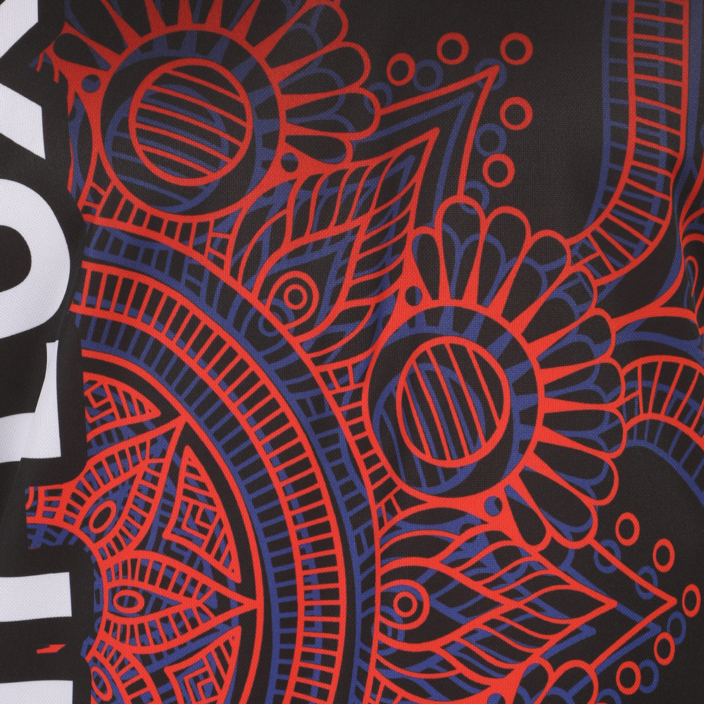 Мужская футболка черная с красно-синим узором Sesmik by Vlad Sedov VS003/VS0001