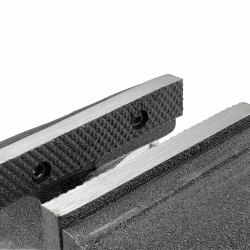 Тиски стальные с наковальней 4''-100мм RockForce##Rock FORCE RF-6540204