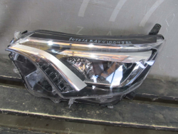 Фара левая LED Toyota RAV4 IV (XA40)  Б/У Оригинал 8118542680