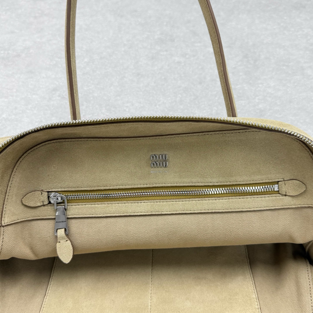 Miu Miu Vivant Bag 40 cm