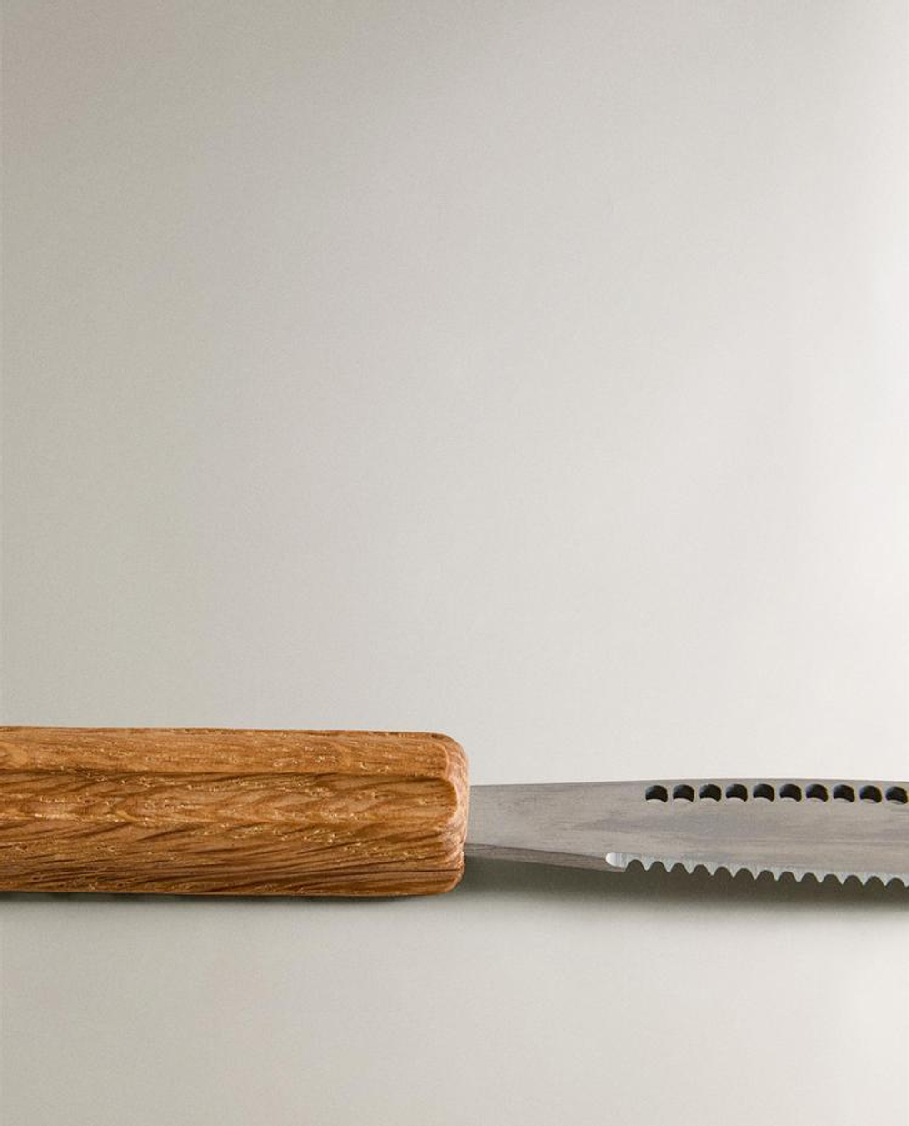 ZARA HOME НОЖ ДЛЯ МАСЛА С ДЕРЕВЯННОЙ РУЧКОЙ, КОРИЧНЕВЫЙ