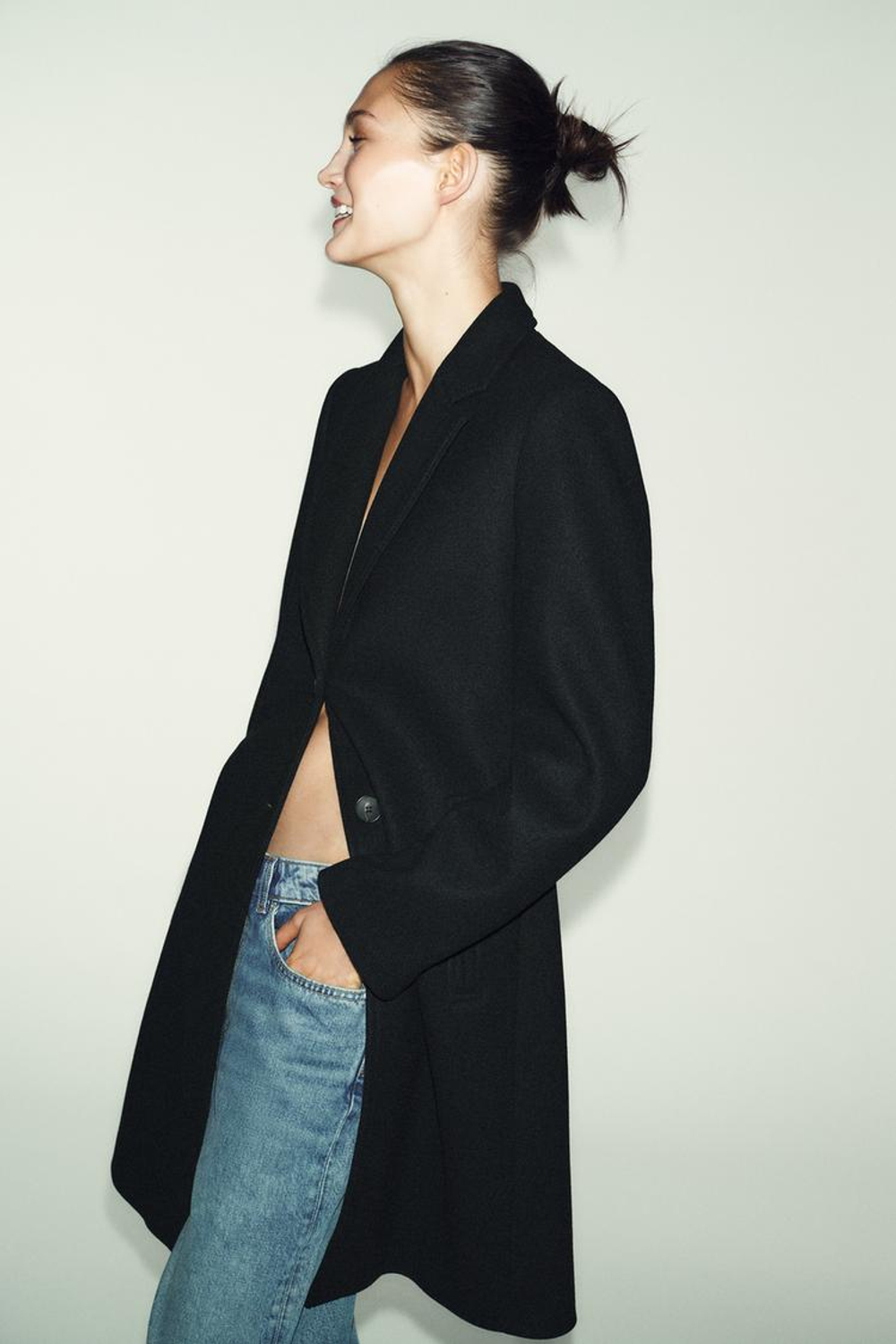 ZARA ПАЛЬТО С ПОДПЛЕЧНИКАМИ ИЗ МЯГКОЙ ТКАНИ, ЧЕРНЫЙ