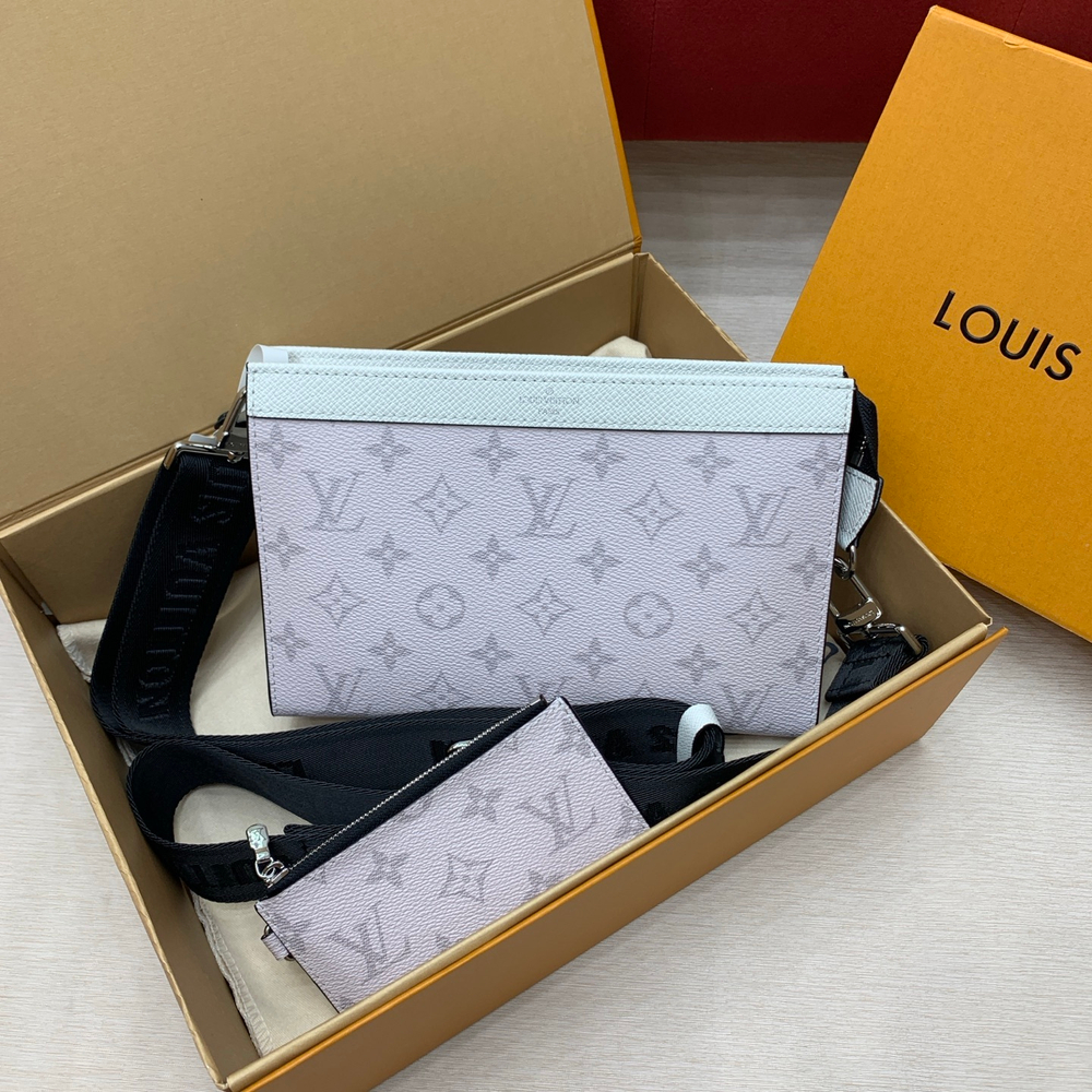 Louis Vuitton Gaston Wearable Wallet