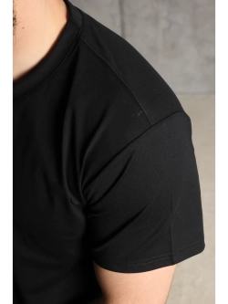 Эластичная футболка прямого кроя