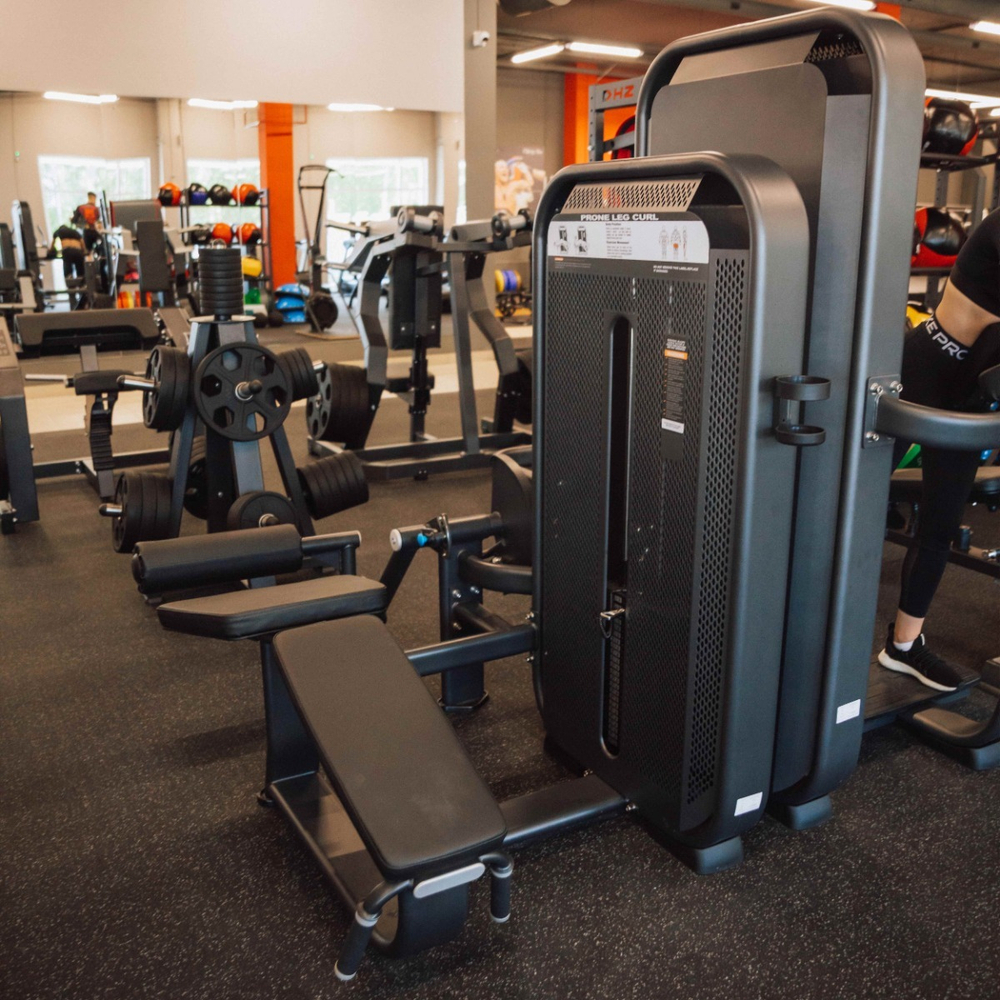 E7001 Сгибание ног лежа. Стек 110 кг