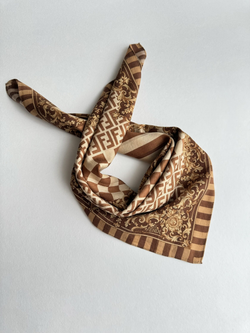Платок коричневый Fendi