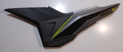 Пластик боковой центральный левый REGULMOTO  ADV 300