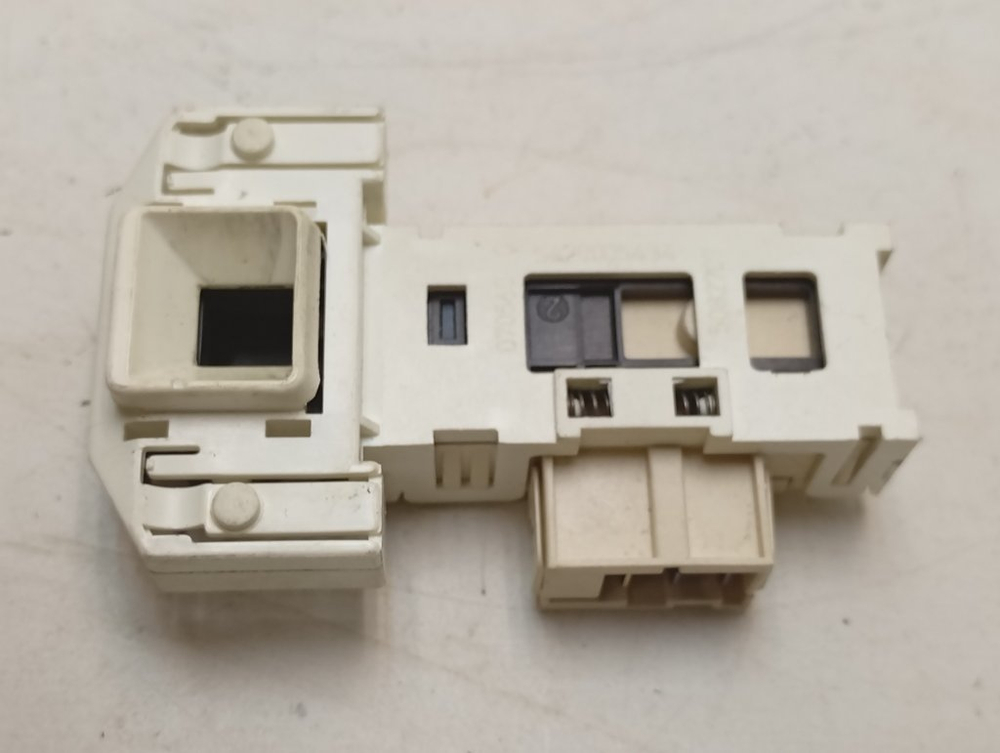 WAA20160OE/01 кт47 Устройство блокировки люка для стиральной машины Bosch б/у