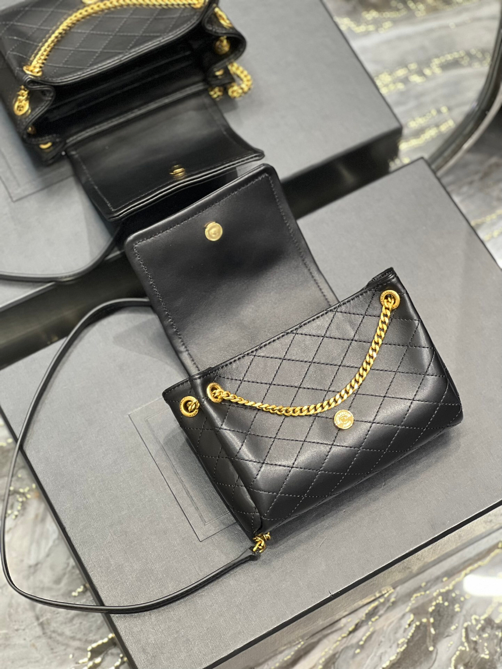 Saint Laurent Nolita 18 cm