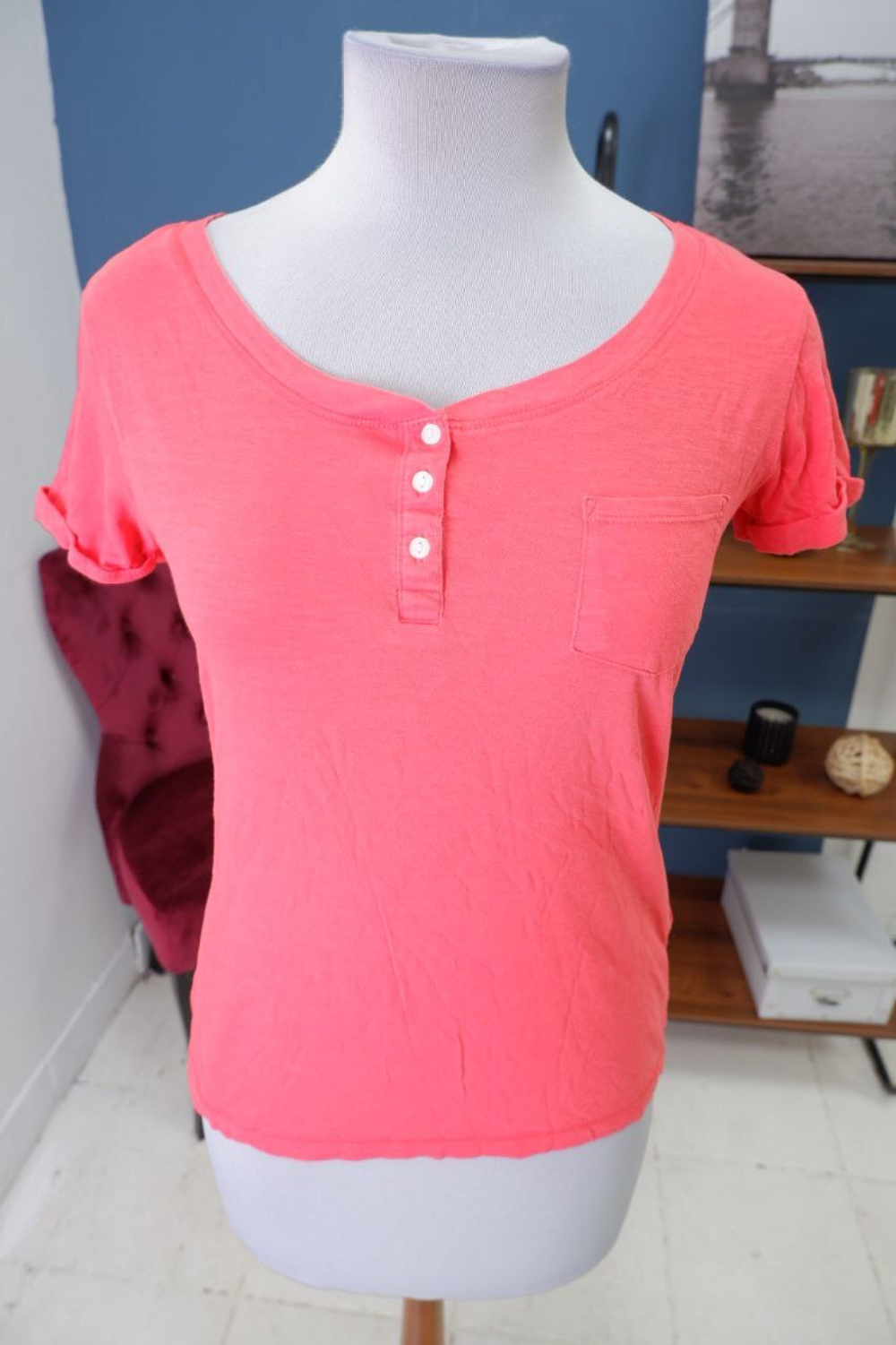 Футболка Colin's  коралловая 44 размер