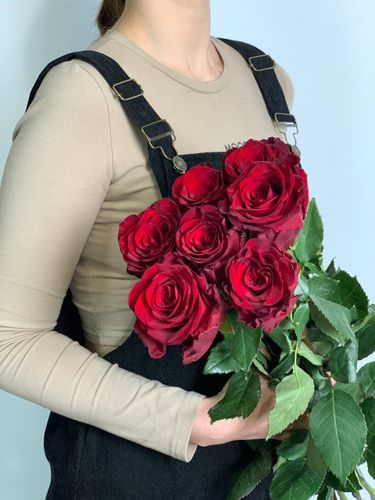 7 Бордовых роз