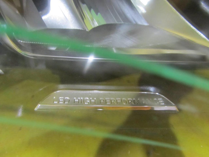 Битая Фара правая Mercedes CLA C117 (2016-2019) LED