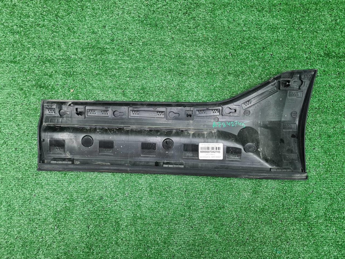 Накладка двери задняя правая Volvo XC40 (2017-н.в)