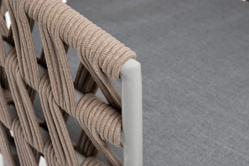 "Диего" стул плетеный из роупа, каркас из стали светло-серый (RAL7035) муар, роуп бежевый круглый, ткань светло-серая