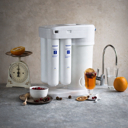 Автомат питьевой воды Аквафор - DWM 101S Морион в интерьере