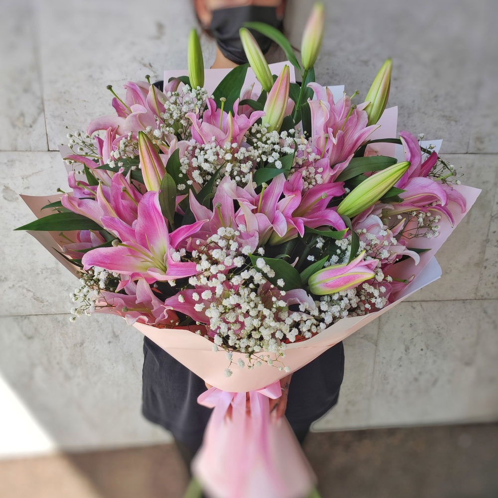 Букет с 7 розовыми лилиями