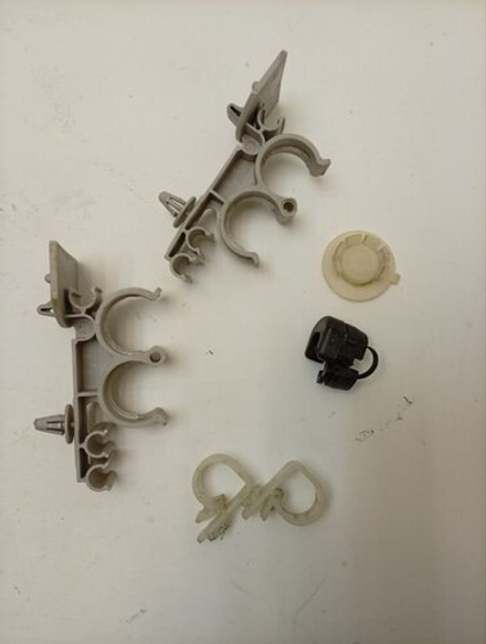 ZWQ5105 кт13 Пластиковый крепеж, защёлки и заглушки для стиральной машины Zanussi б/у