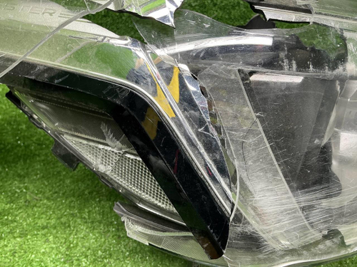 Битая Фара правая Subaru Forester 5 SK (18-21) LED