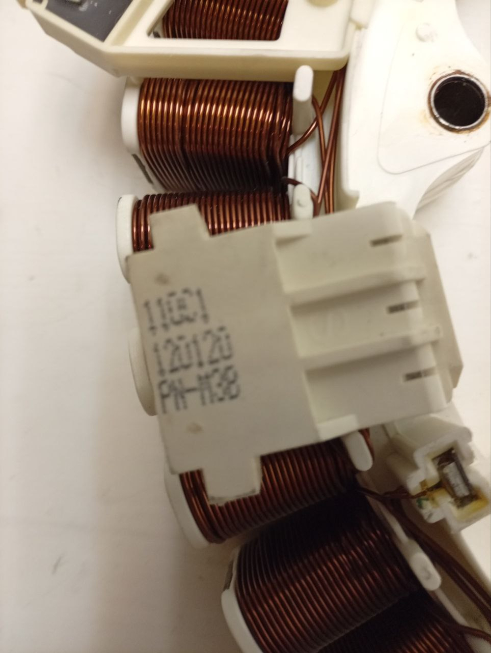 F1068SD кт11 Статор двигателя стиральной машины LG MEV34814601 б/у