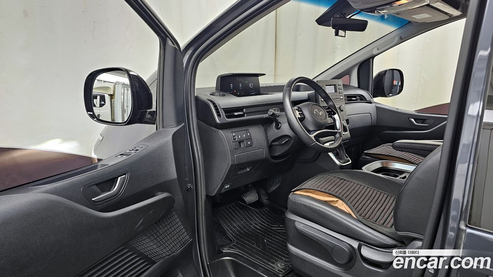 Hyundai Staria Cargo 5-и местный (07.2021)