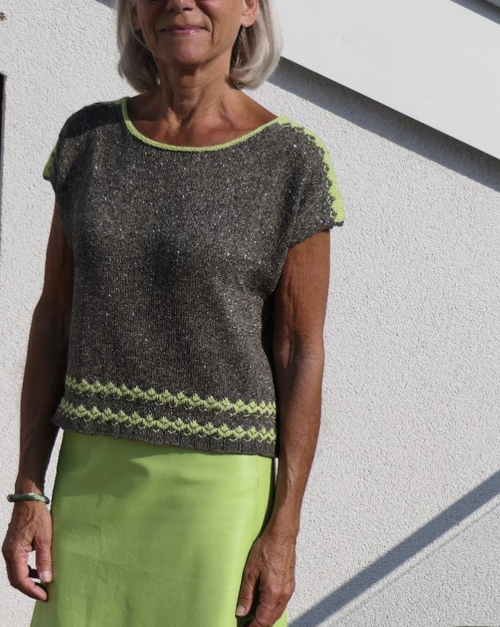 Описание по вязанию топа спицами "Mittsommer"