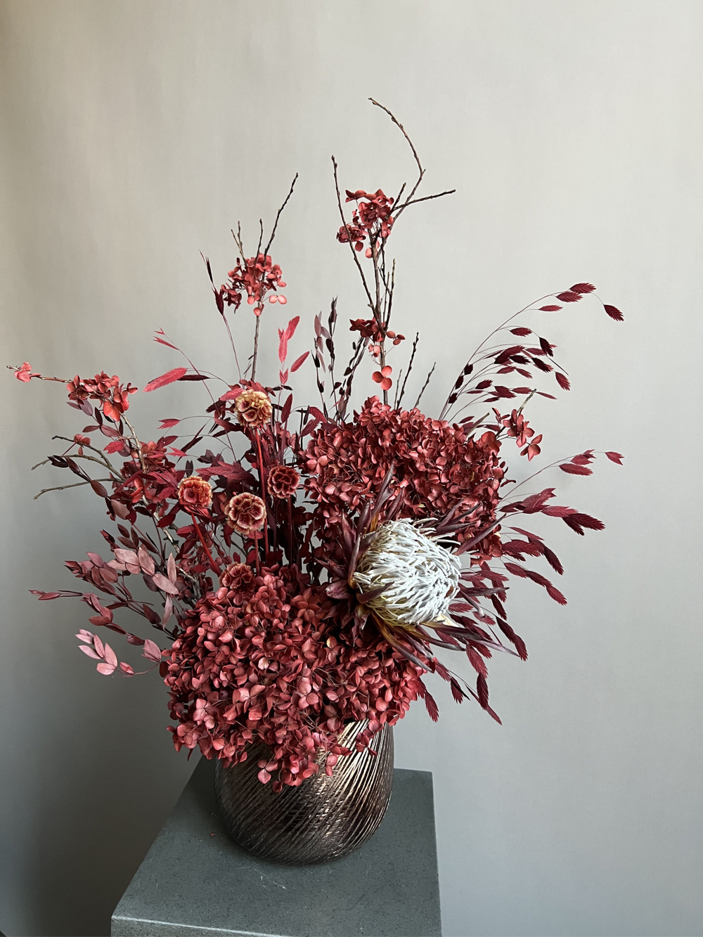 Композиция в кашпо Хасмантиум