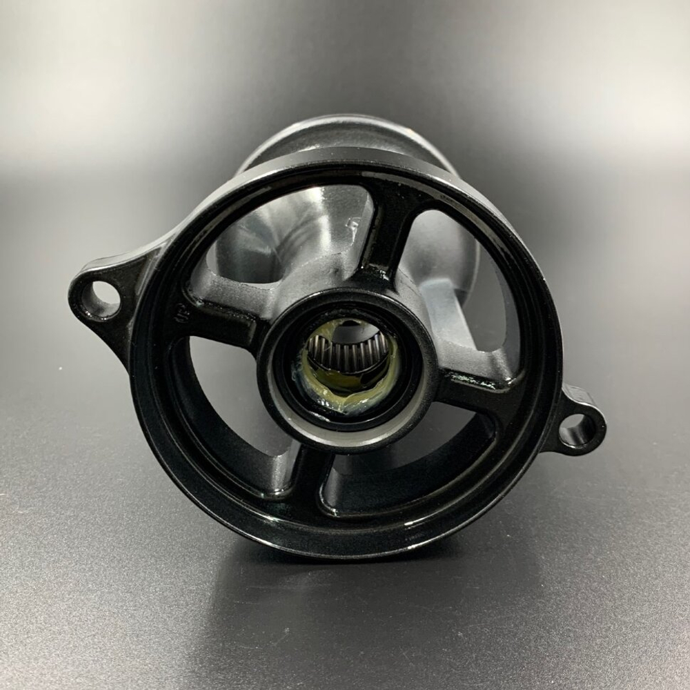 Обойма гребного вала Suzuki DF70-90(A) (В сборе) (Suzuki)