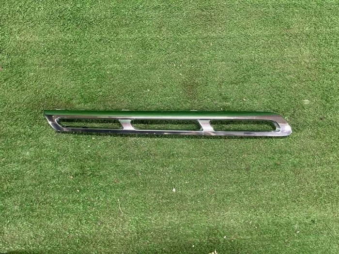 Накладка решетки радиатора правая нижняя Mercedes X166 (15-н.в)