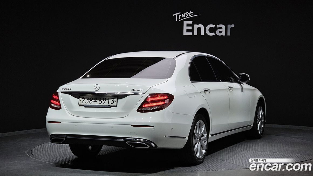 Mercedes-Benz E-Class W213 E220d 4MATIC Exclusive (10.2019)