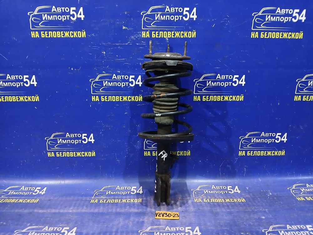 Стойка передняя правая TOYOTA CAMRY PROMINENT 1991