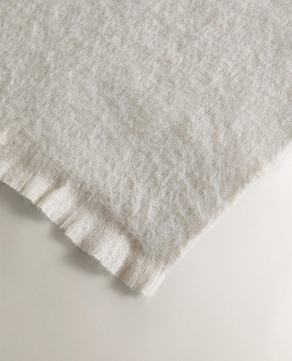 Zara Home - Мягкий плед с бахромой, синий, 140x190 см