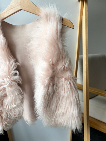 Кожаный жилет с мехом Bonpoint, 104