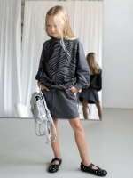 Черный костюм для девочки с юбкой в школу