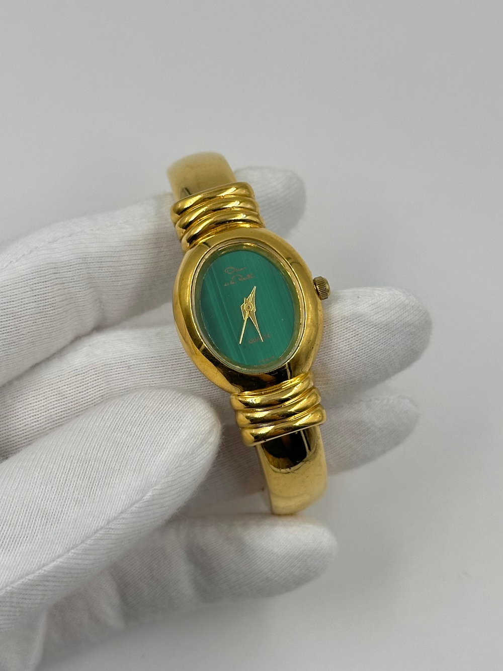 Часы Oscar de la Renta