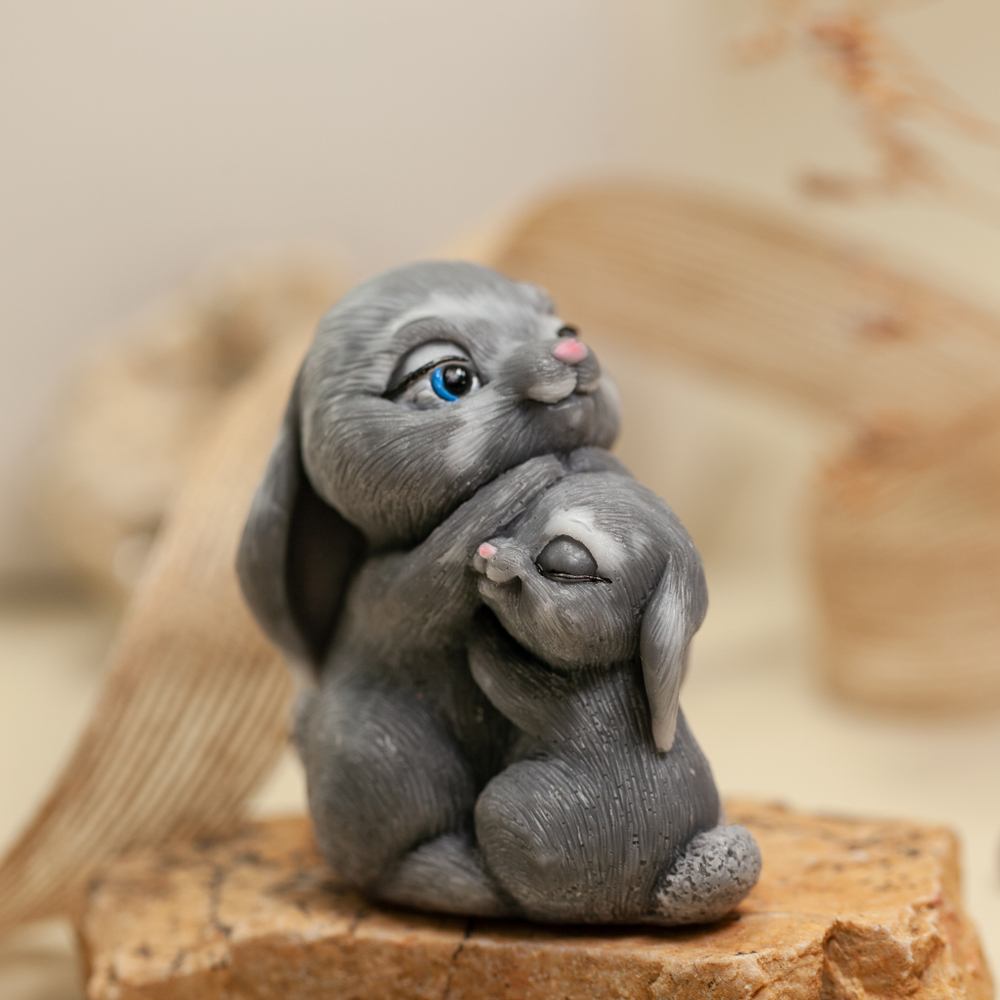 Мама с зайченком