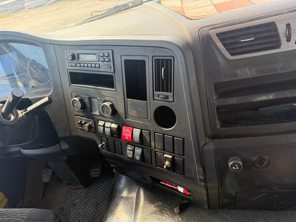 Shacman (Shaanxi) SX* 8x4 Самосвал SX331863366 (Дизельный, 12,5 л, 544 л.с., МТ)