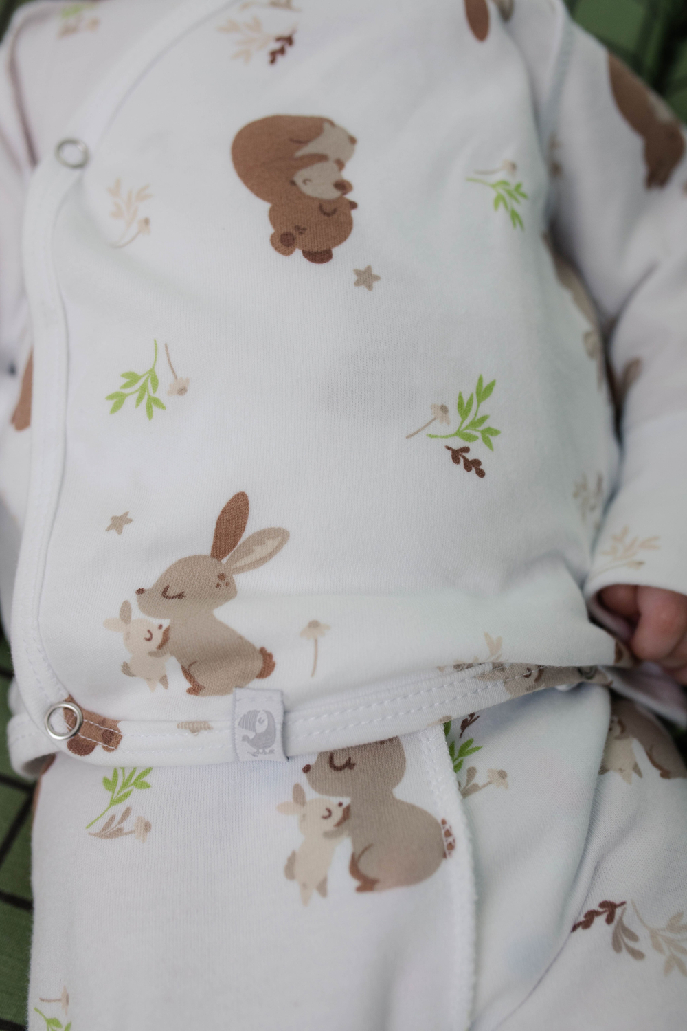 Комплект одежды из 3 предметов распашонка-ползунки-чепчик (нежные объятия)